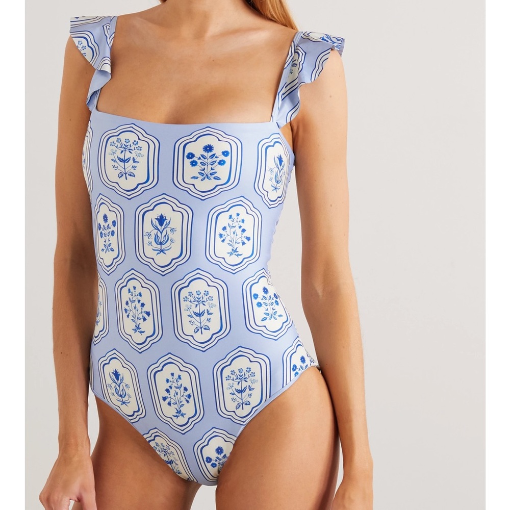 Agua one piece size Large